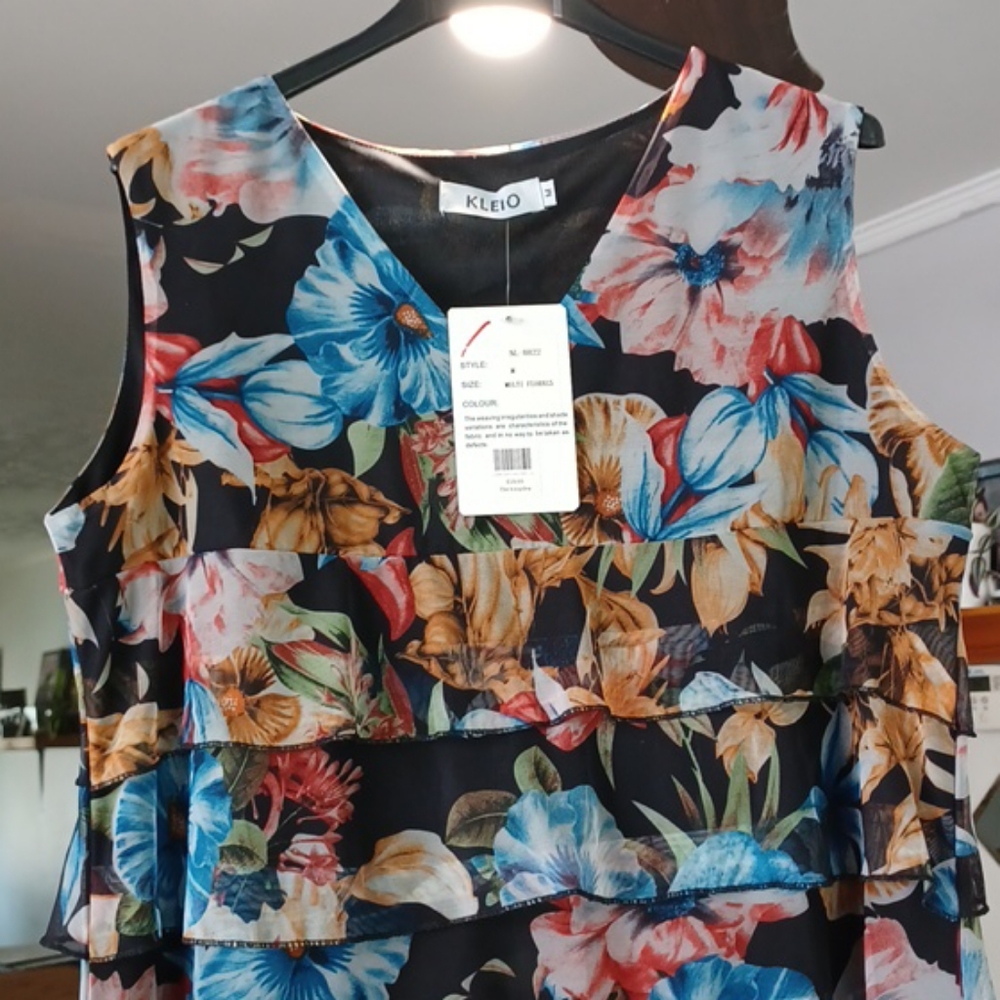 Bnwt classy Kleio floral, rouch, ruffle, v neck,Sleeveless dress size med